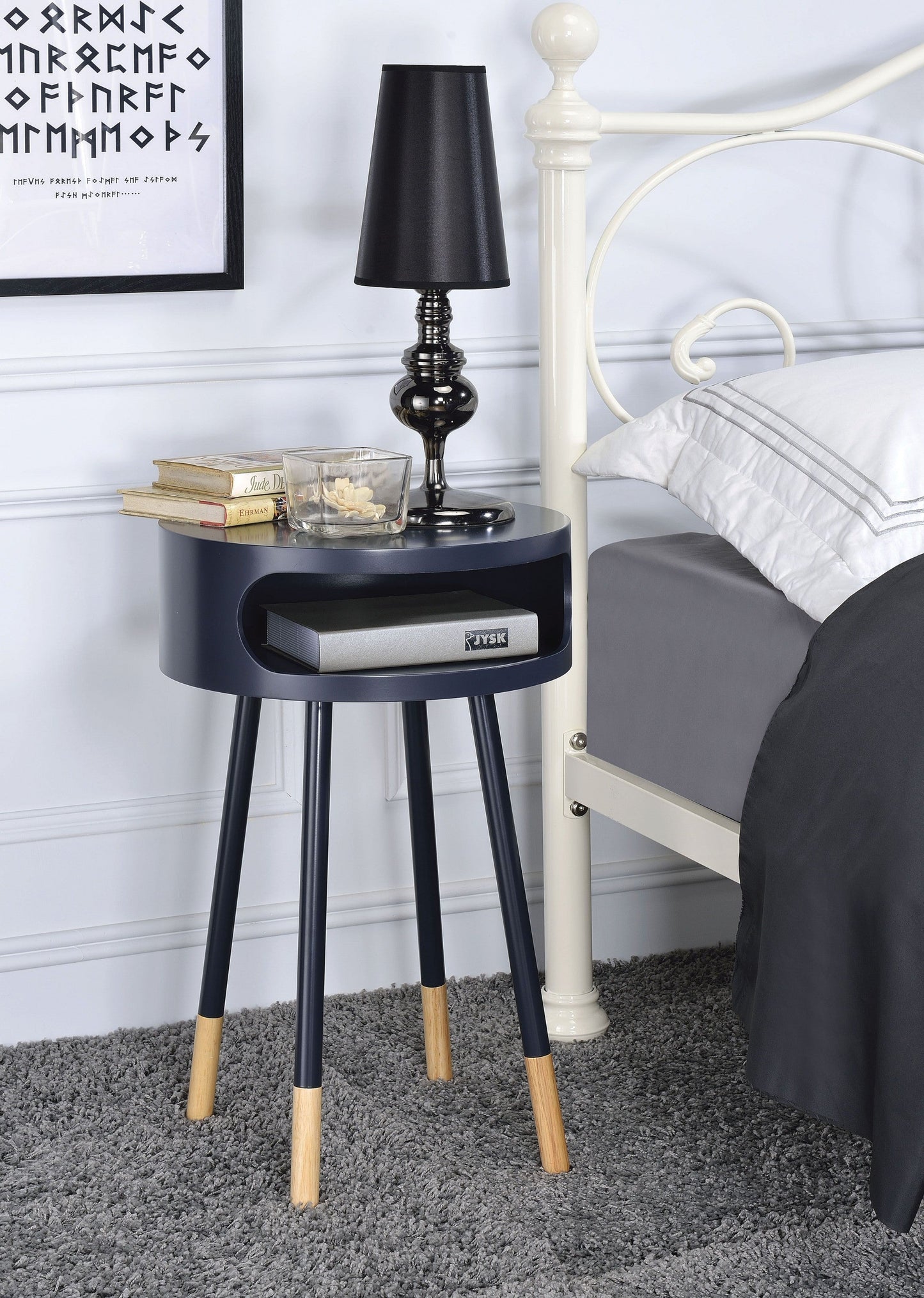 Bentwood Retro Round Wooden End Table - Black or White