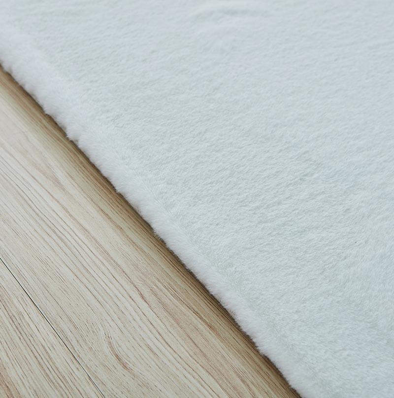 Lily Luxury Chinchilla Faux Fur Area Rug